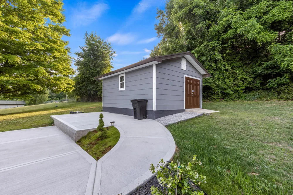 552 Dreamland Road Spring City, TN 37381