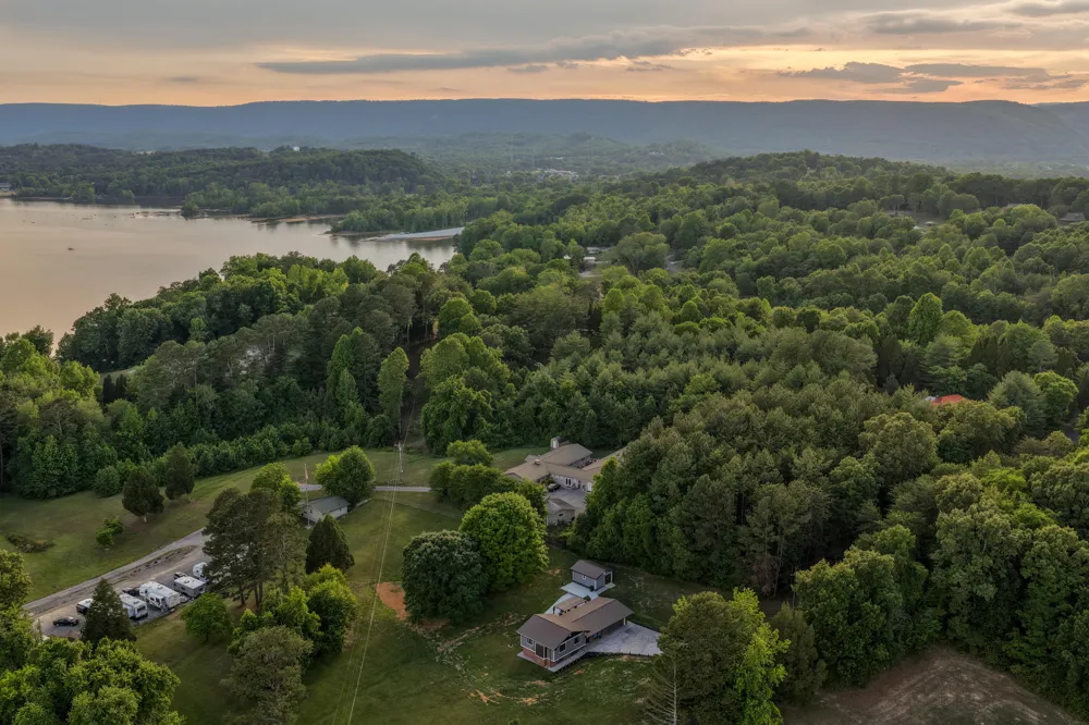 552 Dreamland Road Spring City, TN 37381