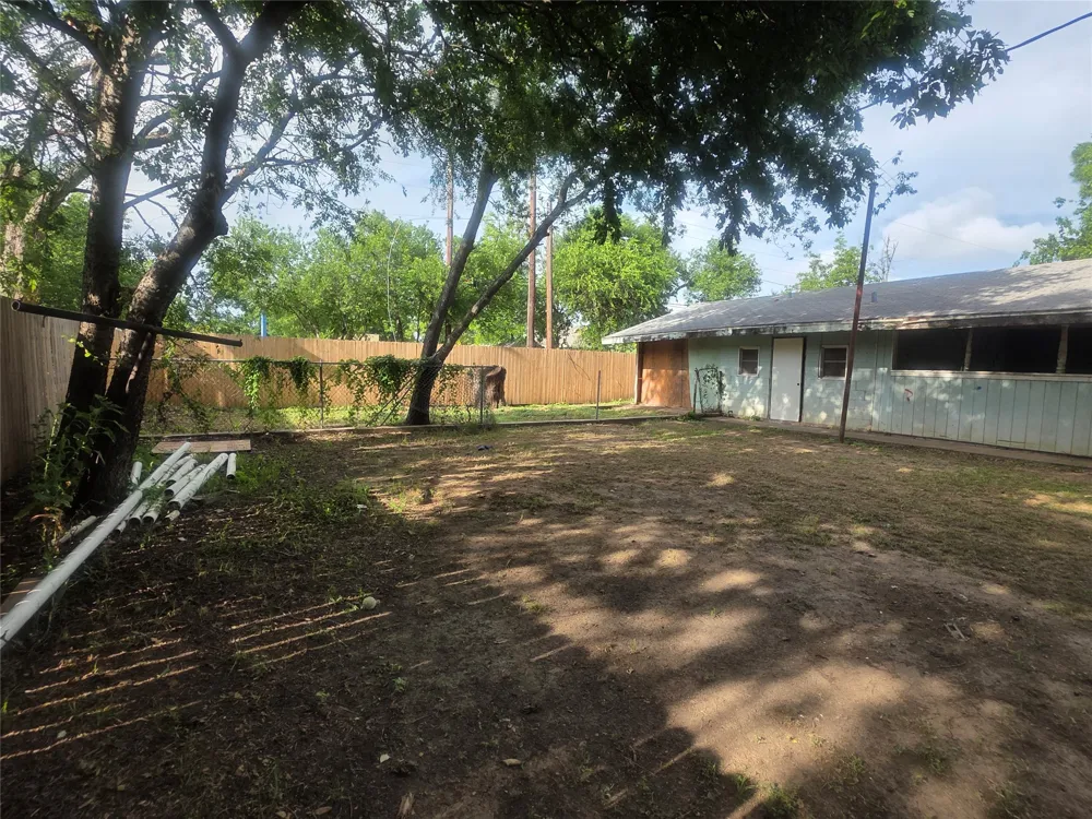 503 W Elm Street Olney, TX 76374