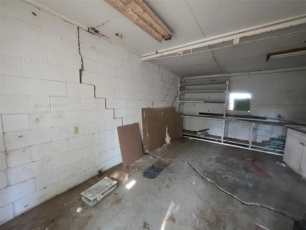 503 W Elm Street Olney, TX 76374