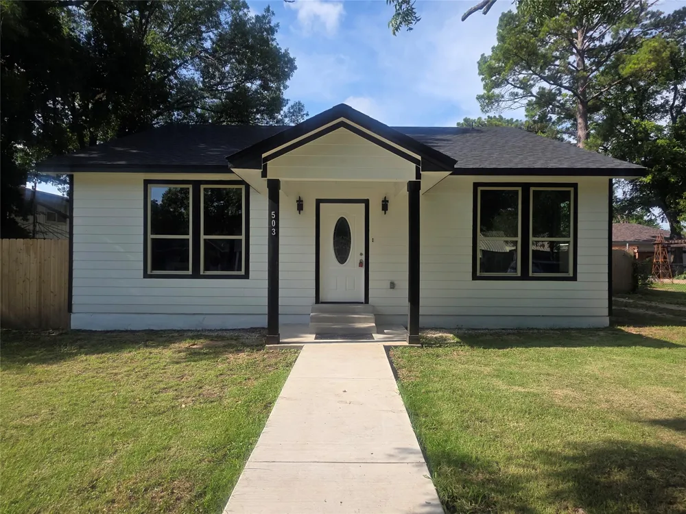 503 W Elm Street Olney, TX 76374