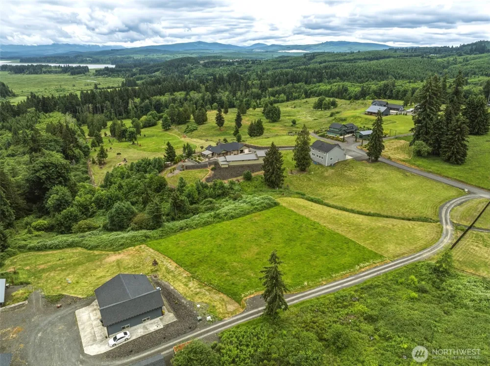 255 Twin Peak Drive Castle Rock, WA 98611