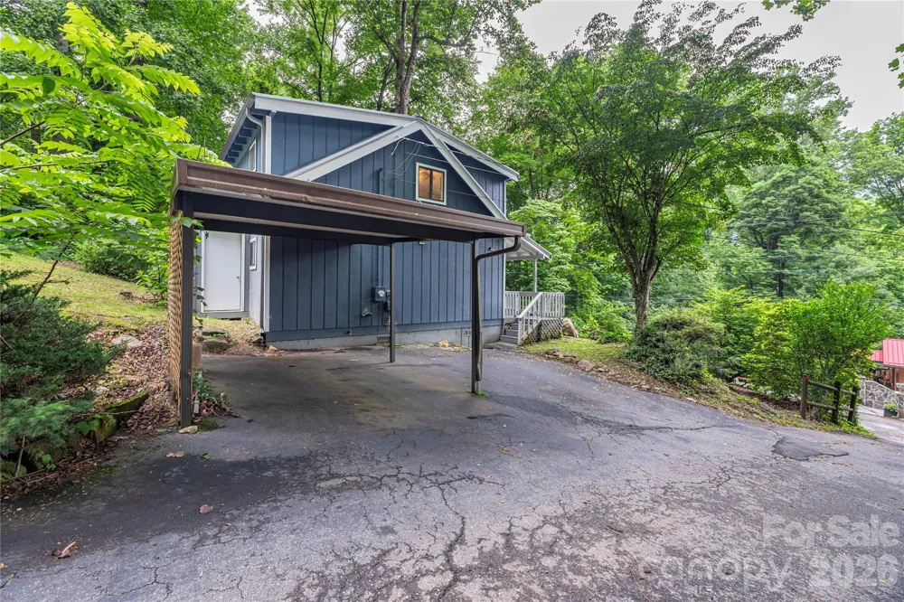 100 Bristol Lane Maggie Valley, NC 28751