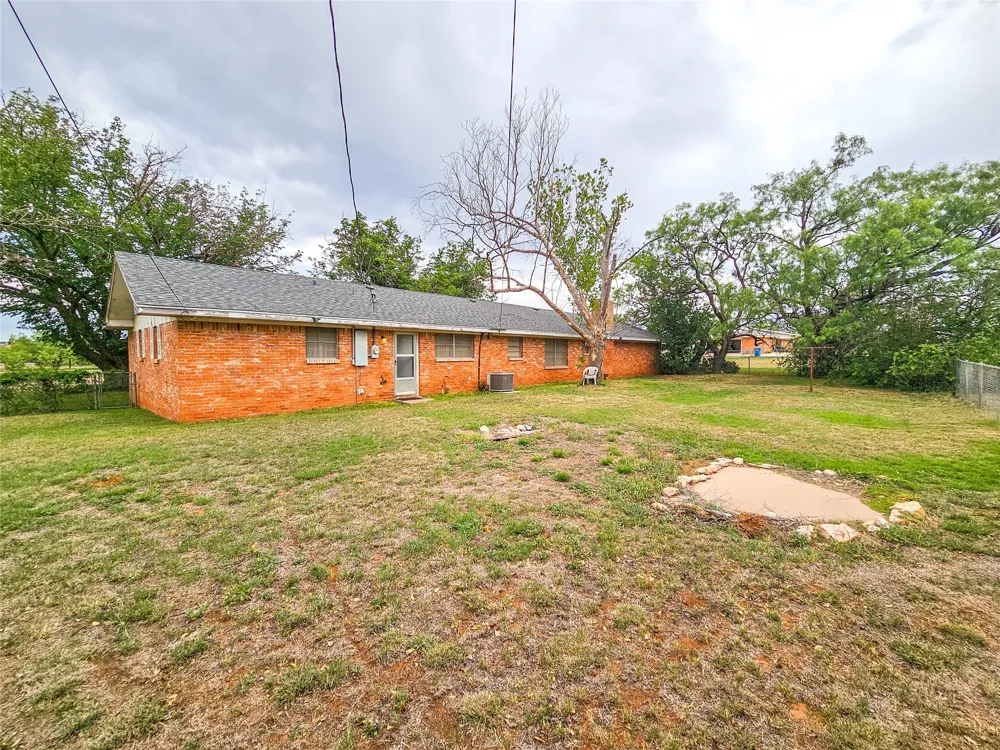 1002 Ridgecrest Street Sweetwater, TX 79556