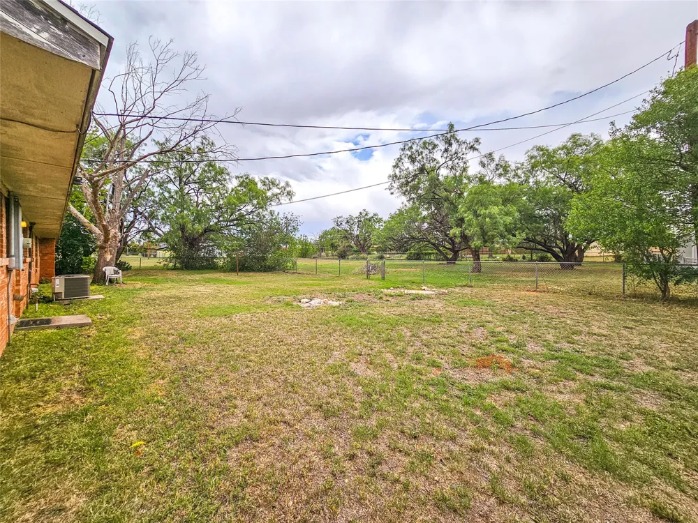 1002 Ridgecrest Street Sweetwater, TX 79556