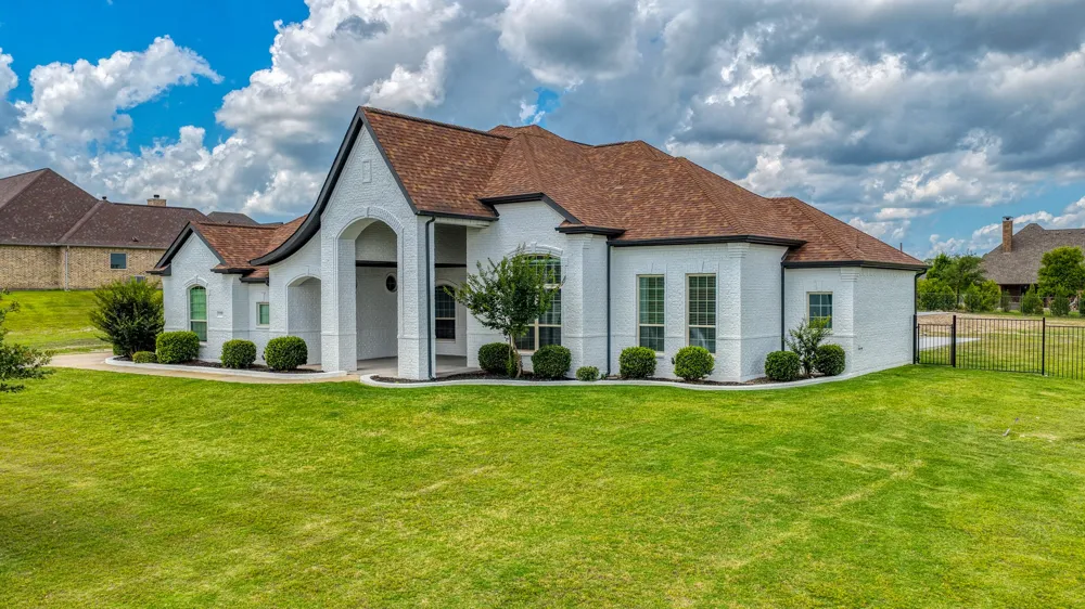 235 Bearclaw Circle Aledo, TX 76008