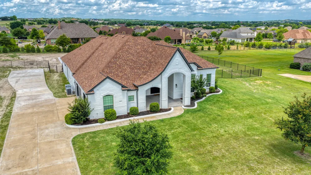 235 Bearclaw Circle Aledo, TX 76008