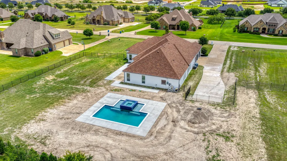 235 Bearclaw Circle Aledo, TX 76008