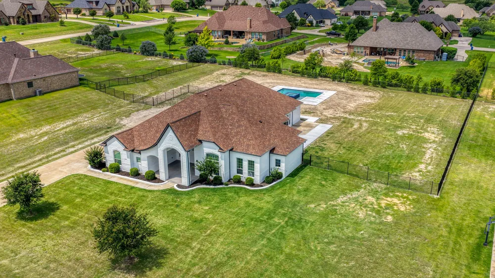 235 Bearclaw Circle Aledo, TX 76008