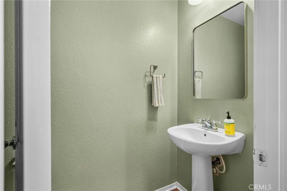 33934 Lily Road Yucaipa, CA 92399