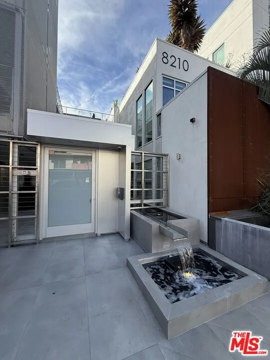 8210 Fountain Avenue #103