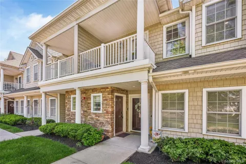 32 Della Drive