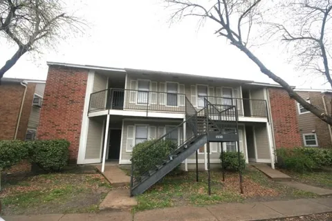 1906 West Loop #D
