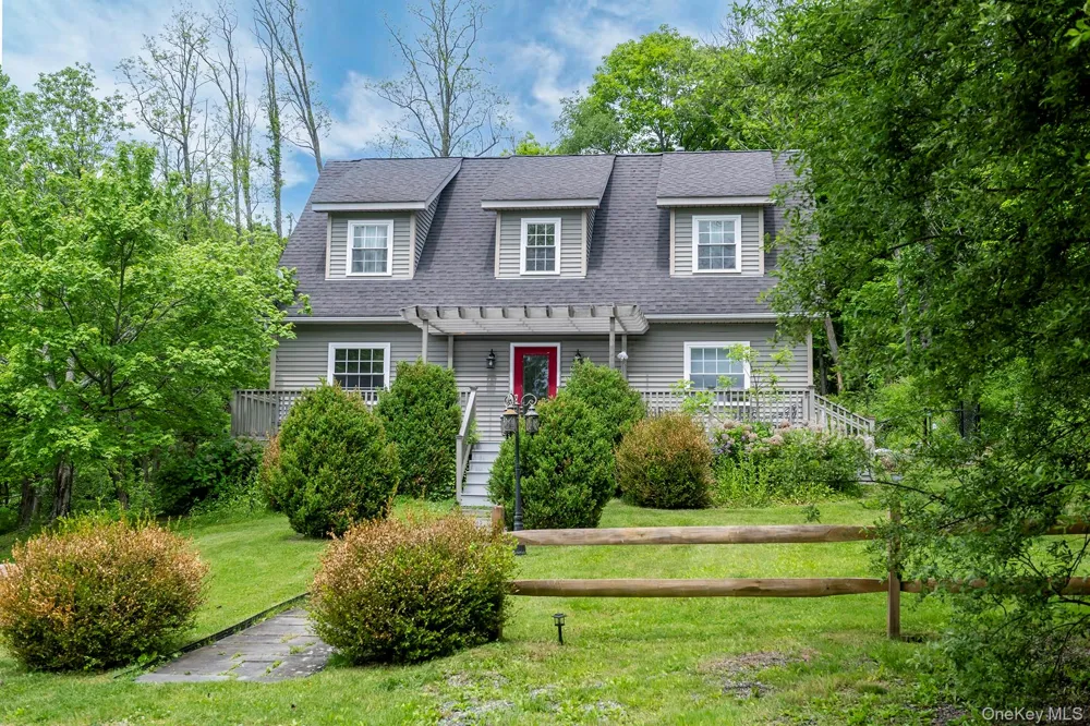 580 Oak Summit Road Millbrook, NY 12545