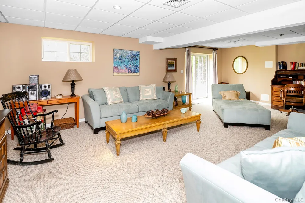 580 Oak Summit Road Millbrook, NY 12545