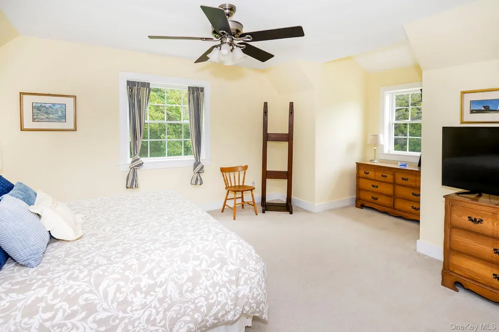 580 Oak Summit Road Millbrook, NY 12545