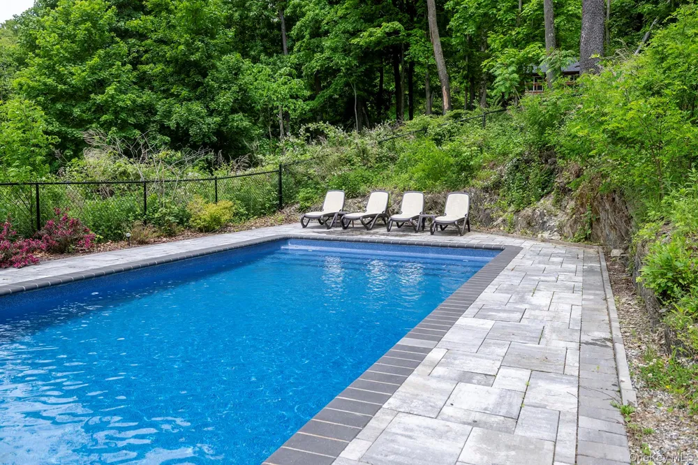 580 Oak Summit Road Millbrook, NY 12545