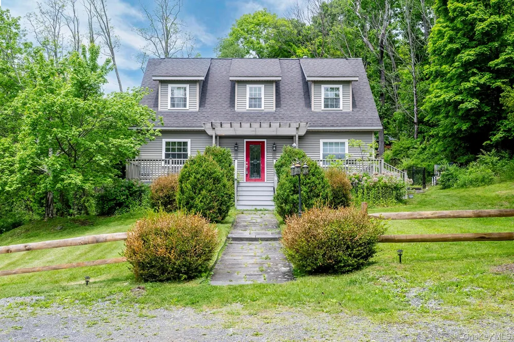 580 Oak Summit Road Millbrook, NY 12545