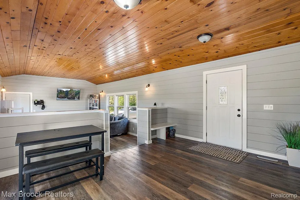 8580 Silver Creek Road Whitehall Township, MI 49461