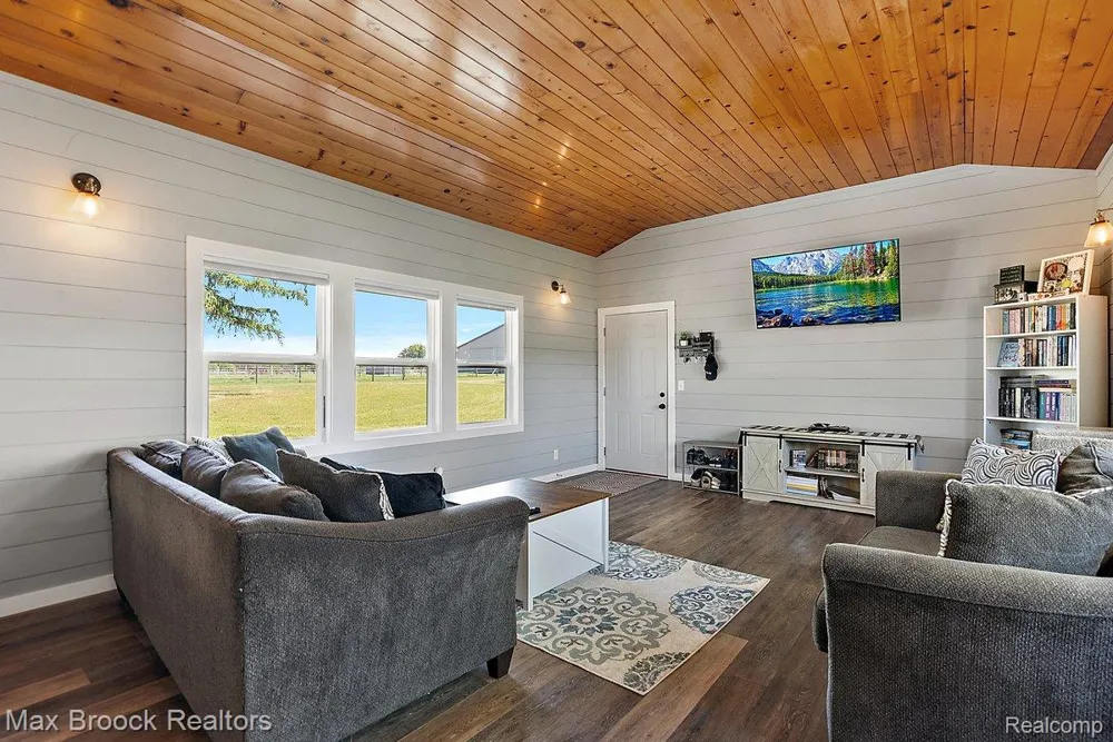 8580 Silver Creek Road Whitehall Township, MI 49461