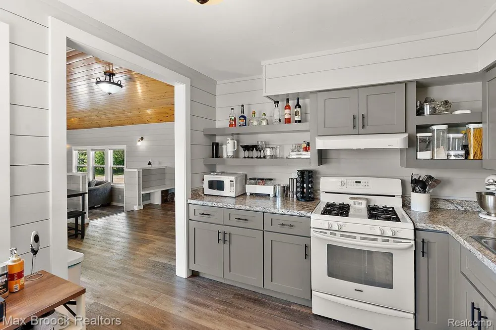 8580 Silver Creek Road Whitehall Township, MI 49461