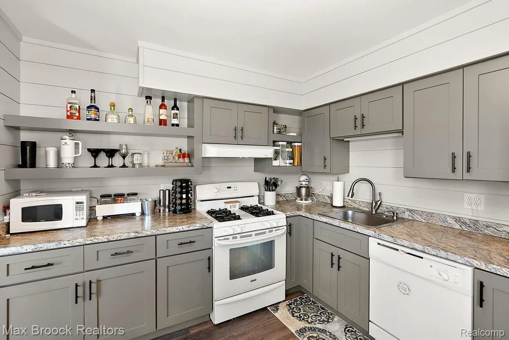 8580 Silver Creek Road Whitehall Township, MI 49461