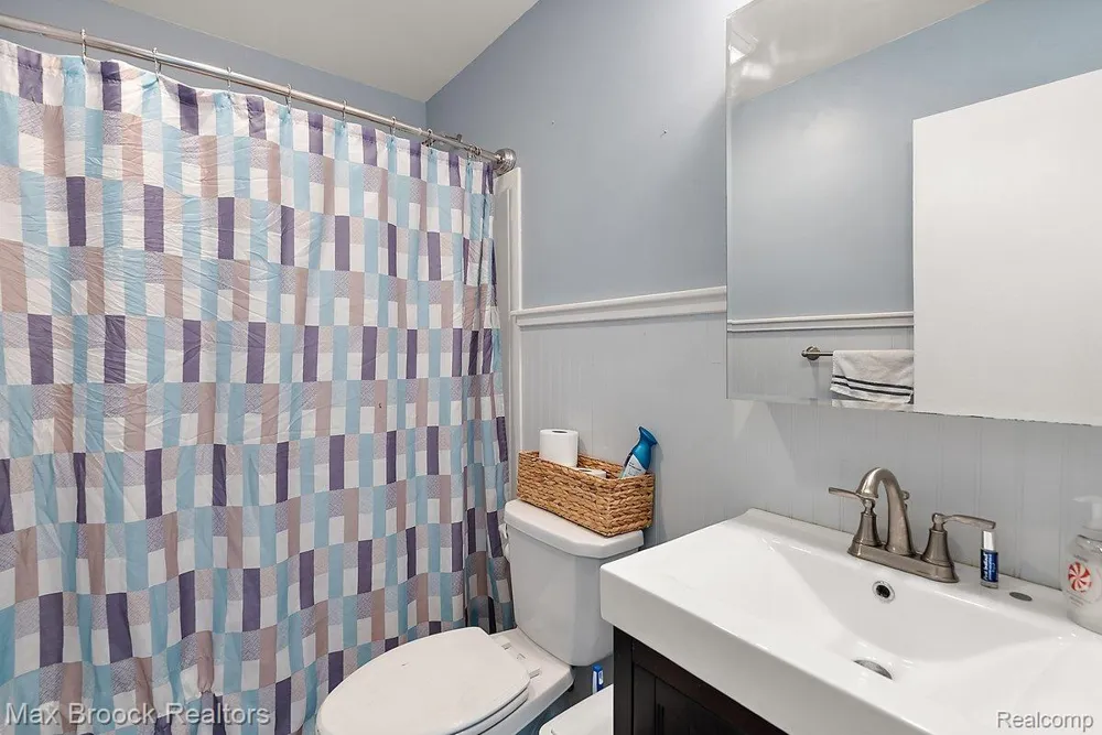 8580 Silver Creek Road Whitehall Township, MI 49461