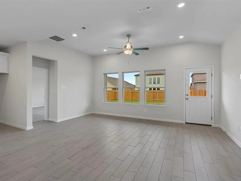 128 Comet Pointe Drive Georgetown, TX 78628