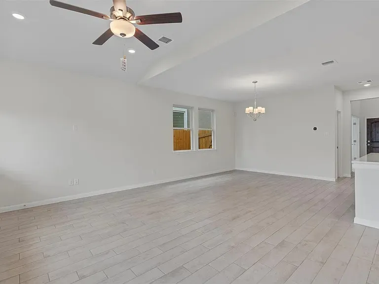 128 Comet Pointe Drive Georgetown, TX 78628