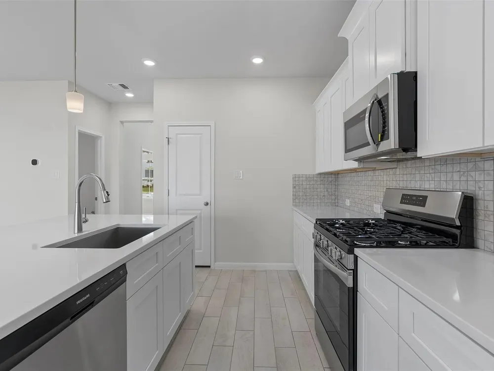 128 Comet Pointe Drive Georgetown, TX 78628