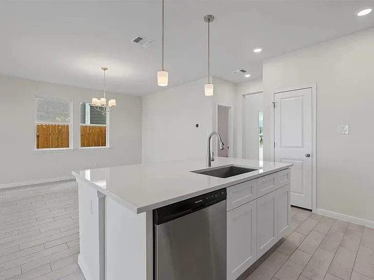 128 Comet Pointe Drive Georgetown, TX 78628