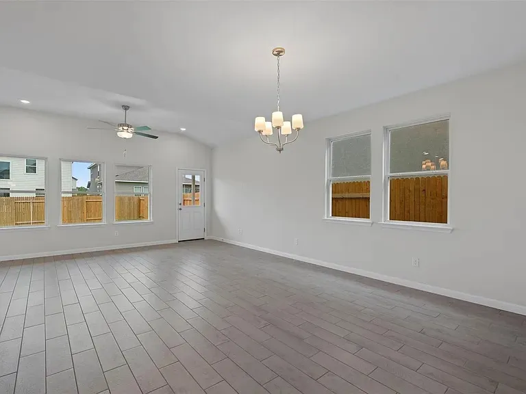 128 Comet Pointe Drive Georgetown, TX 78628