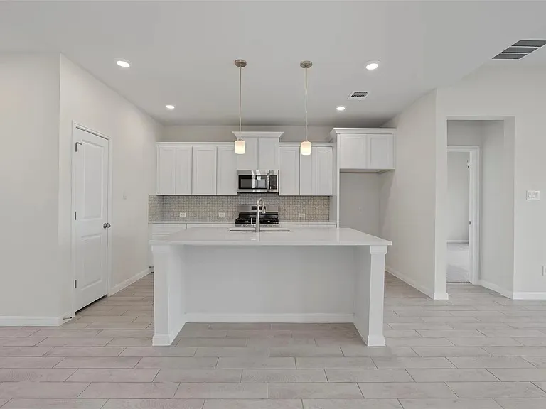 128 Comet Pointe Drive Georgetown, TX 78628