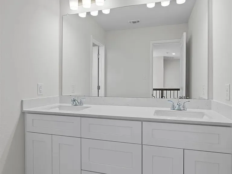 128 Comet Pointe Drive Georgetown, TX 78628