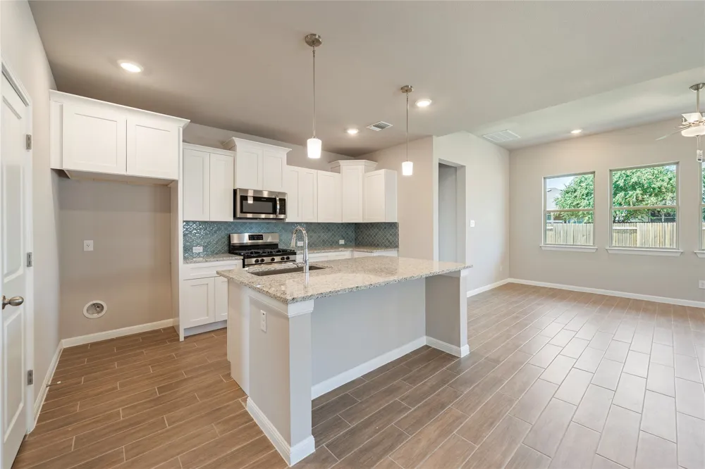 128 Comet Pointe Drive Georgetown, TX 78628