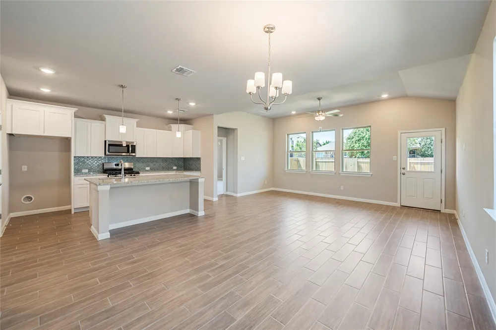 128 Comet Pointe Drive Georgetown, TX 78628