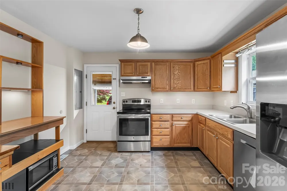 2610 Bear Creek Road Marshall, NC 28753