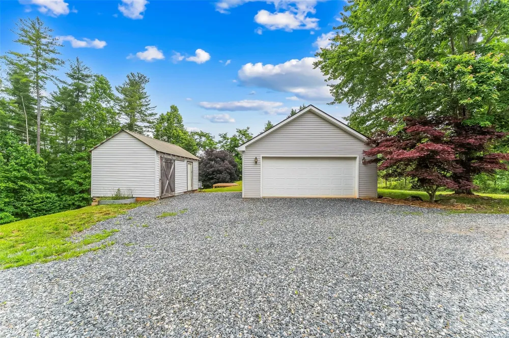 2610 Bear Creek Road Marshall, NC 28753