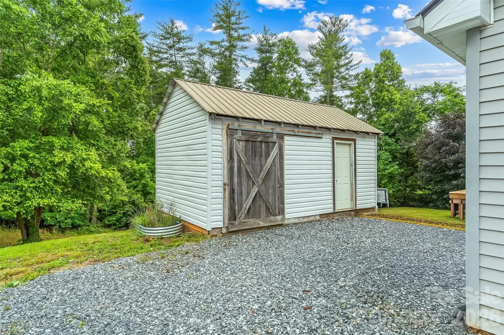 2610 Bear Creek Road Marshall, NC 28753