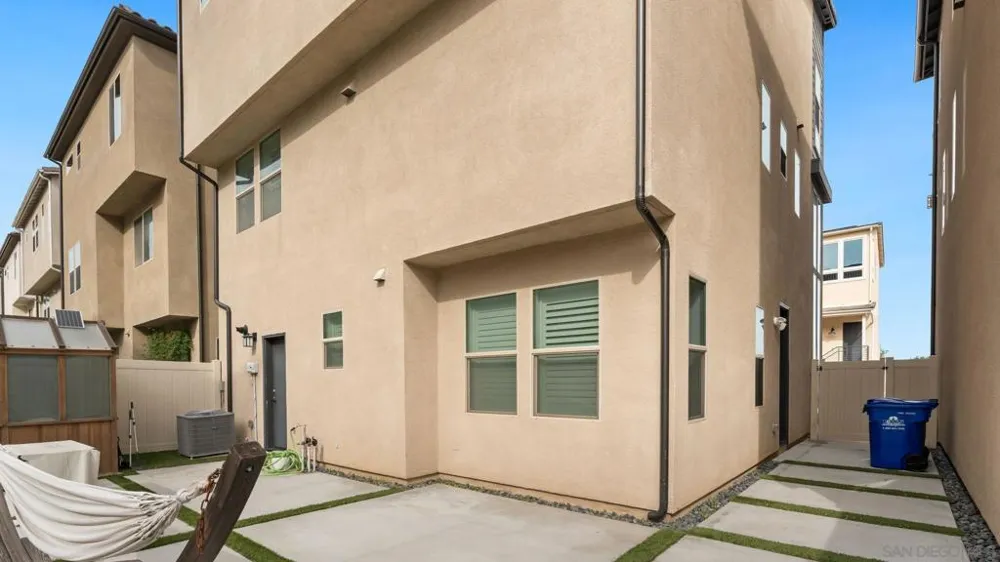 15681 Rennyson Way San Diego, CA 92127