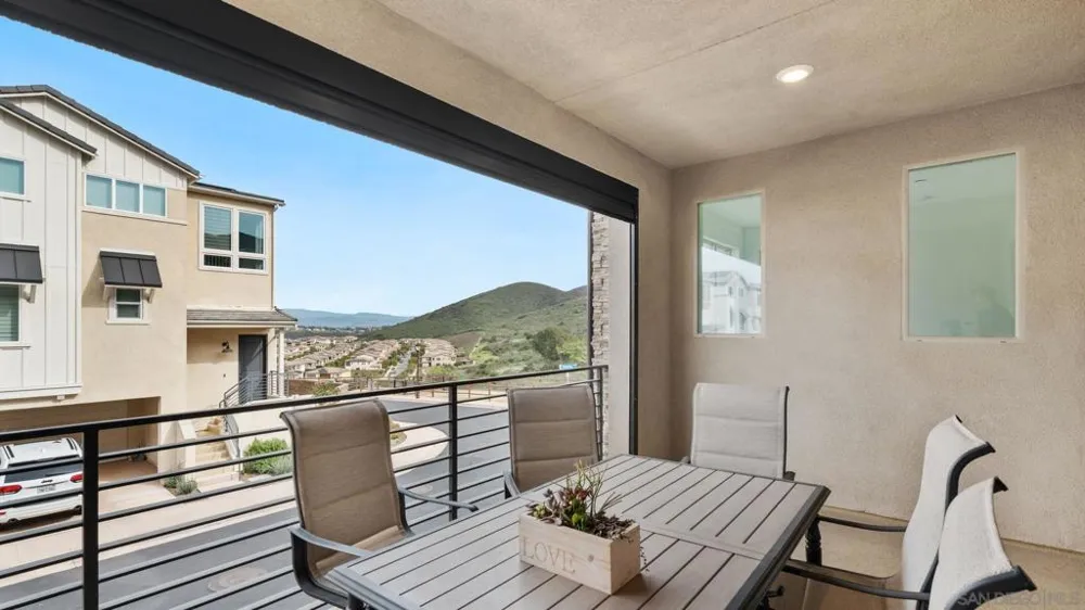 15681 Rennyson Way San Diego, CA 92127