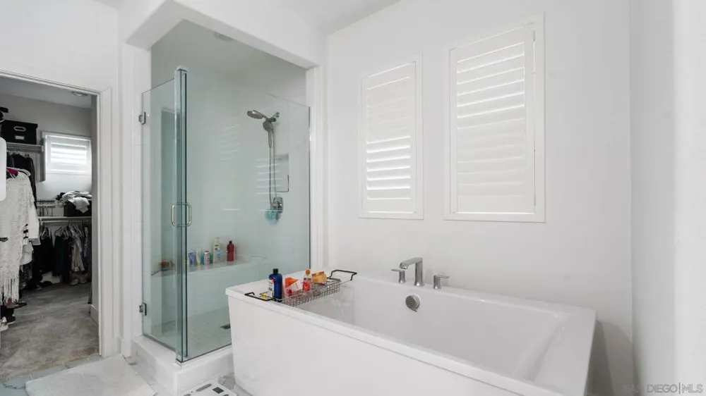 15681 Rennyson Way San Diego, CA 92127