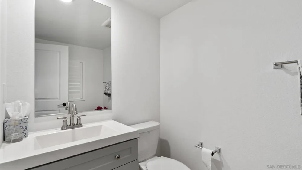 15681 Rennyson Way San Diego, CA 92127