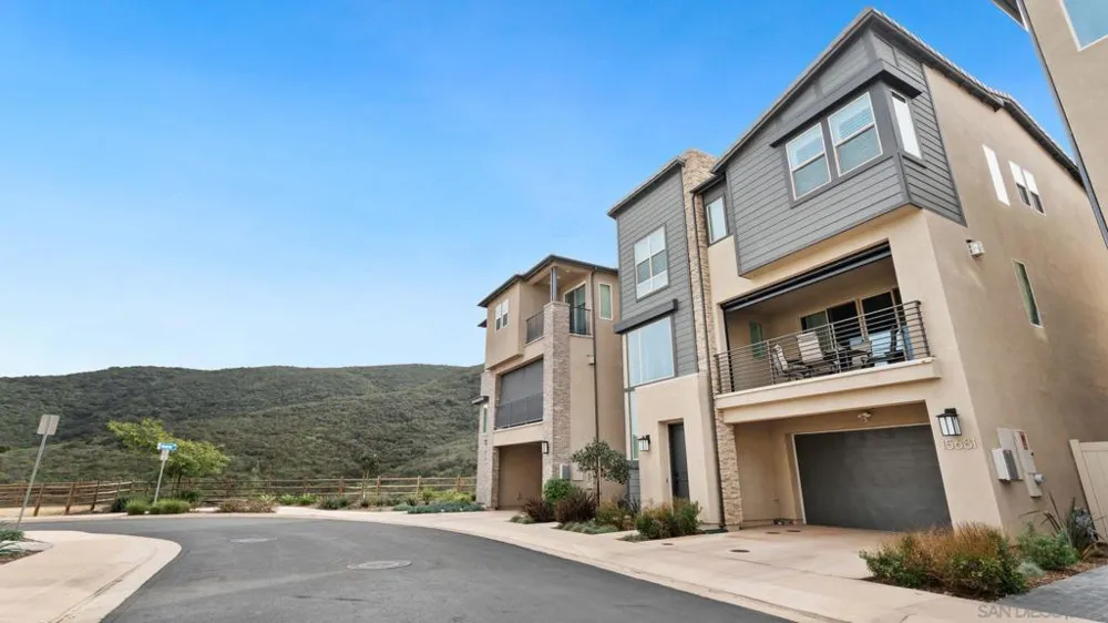 15681 Rennyson Way San Diego, CA 92127