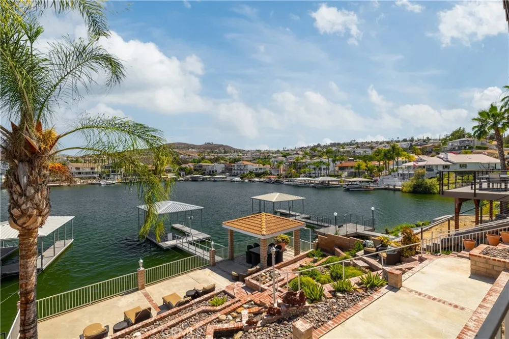 30238 Longhorn Canyon Lake, CA 92587