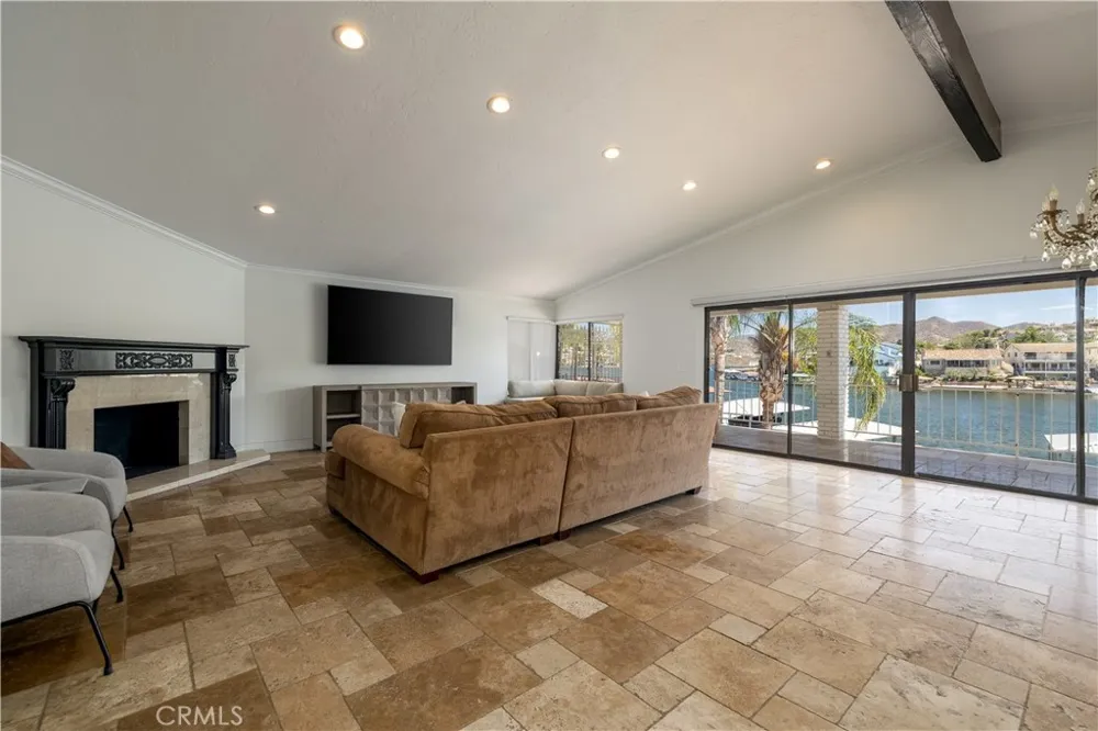 30238 Longhorn Canyon Lake, CA 92587