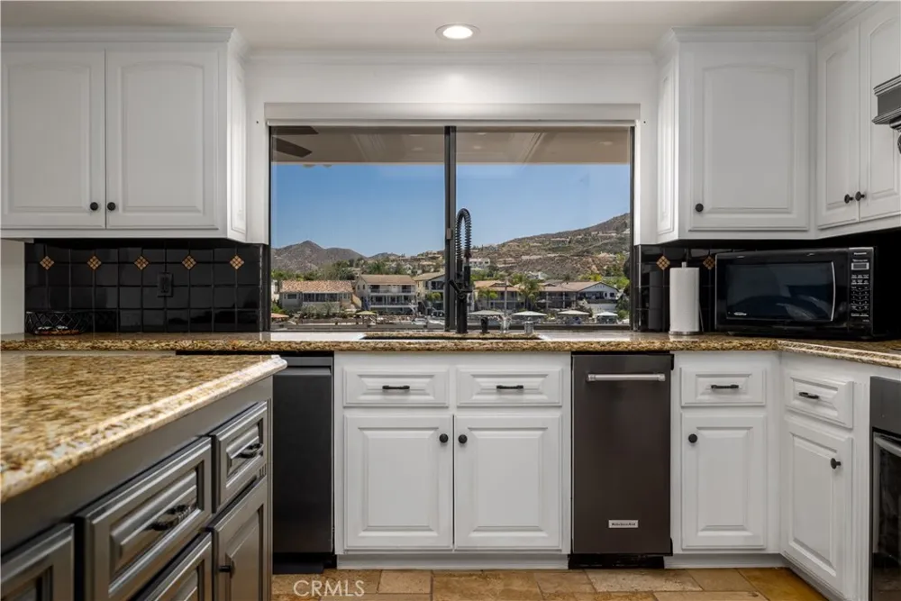 30238 Longhorn Canyon Lake, CA 92587