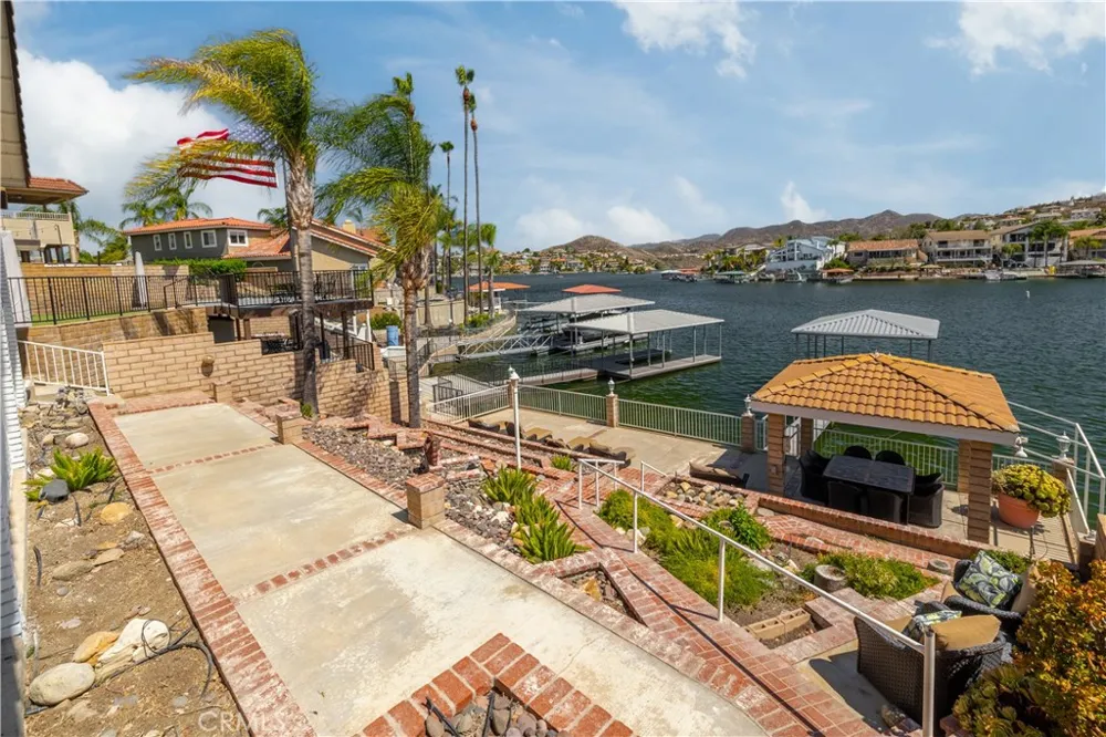 30238 Longhorn Canyon Lake, CA 92587