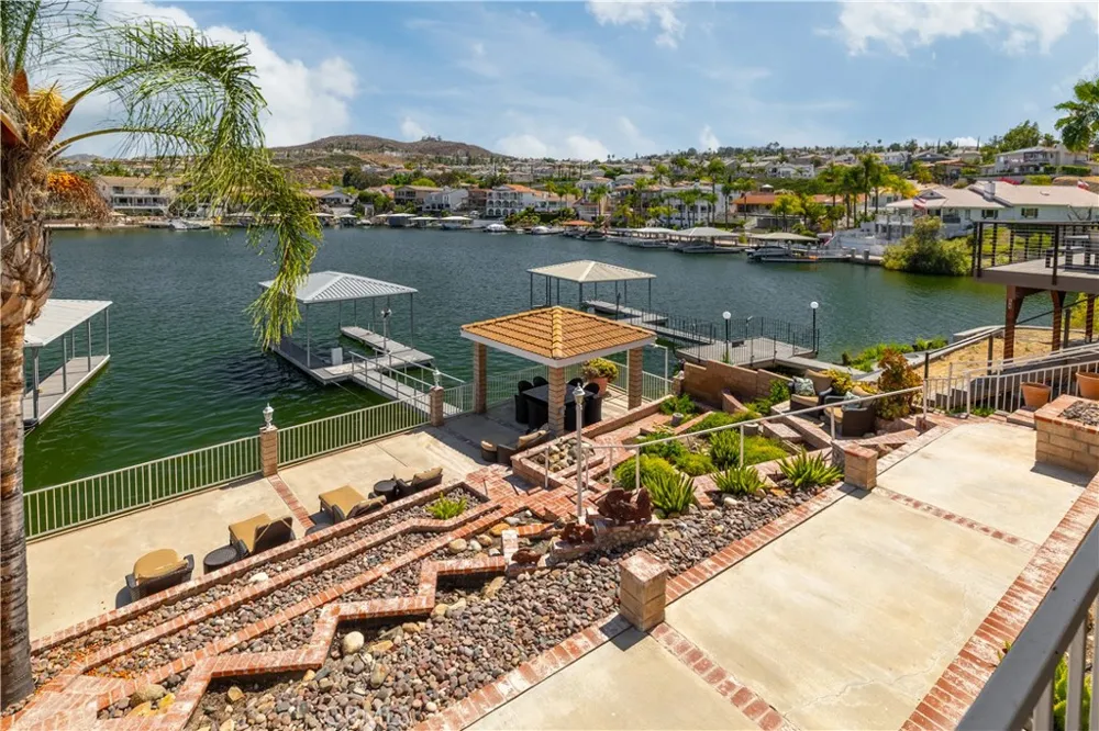 30238 Longhorn Canyon Lake, CA 92587