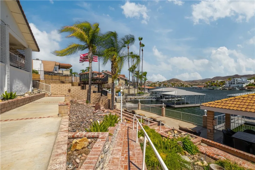 30238 Longhorn Canyon Lake, CA 92587